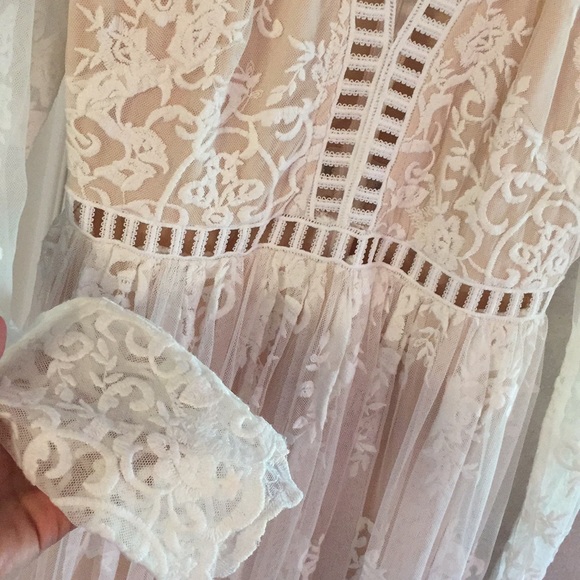 Lace maxi dress - Picture 3 of 7